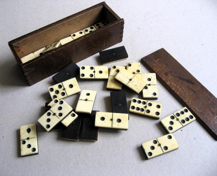 Antiek dominospel van been en ebbenhout, compleet met doos, Antiek en Kunst, Antiek | Speelgoed, Ophalen of Verzenden