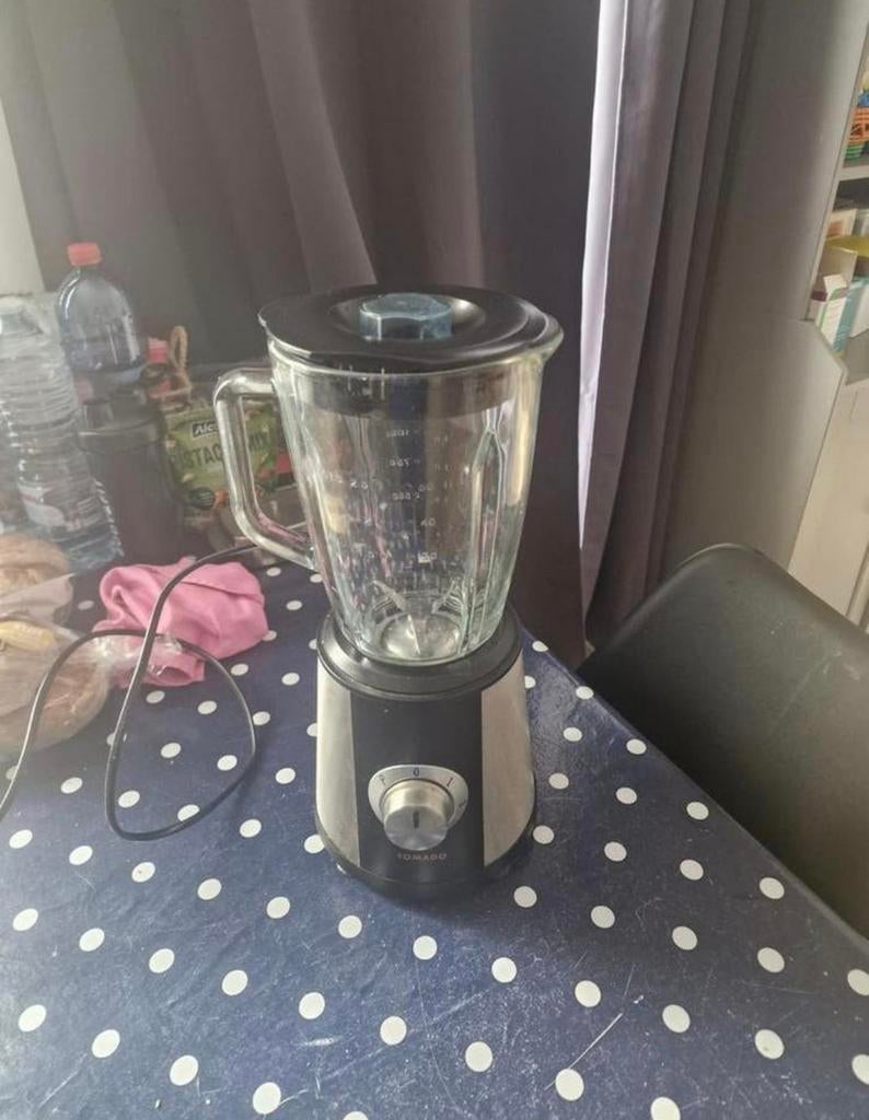 Tomado blender - Zo goed als nieuw., Witgoed en Apparatuur, Keukenmixers, Ophalen, 1 tot 2 liter, 3 snelheden of meer, Zo goed als nieuw