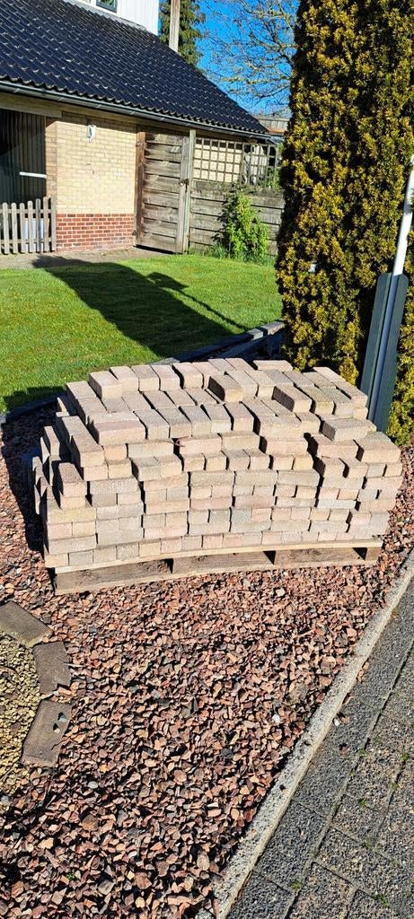 Gratis kleine klinkertjes - ophalen met aanhangwagen, Tuin en Terras, Ophalen, Gebruikt, Beton, Klinkers
