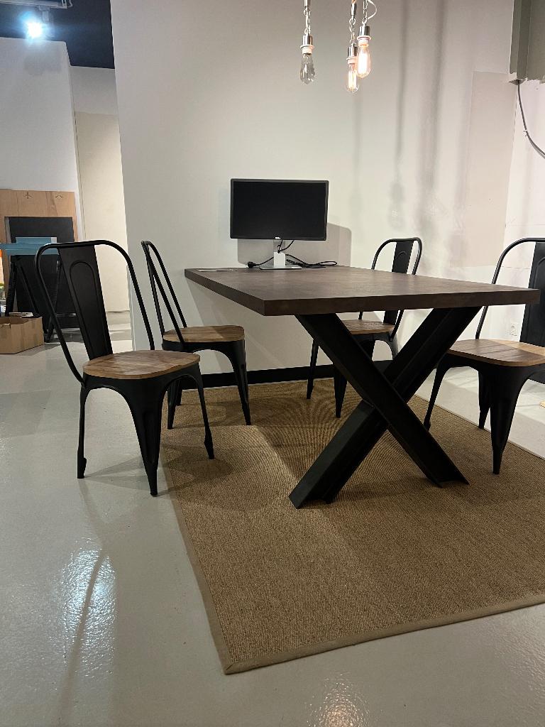 Tolix stijl industrieele barstoel, Ophalen, Zwart, Zo goed als nieuw, Vier