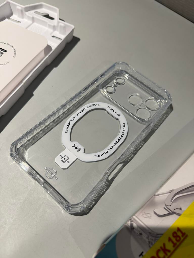 ESR Classic Hybrid MagSafe iPhone 17 Pro Max Hoesje Stand, Overige typen, Ophalen of Verzenden, Zo goed als nieuw, Nvt