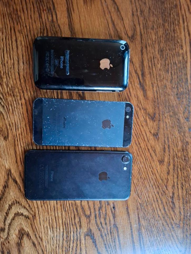 Partij van 3 iPhones: iPhone 2G, iPhone 5, iPhone 7, Telecommunicatie, Mobiele telefoons | Apple iPhone, Gebruikt, Zonder abonnement