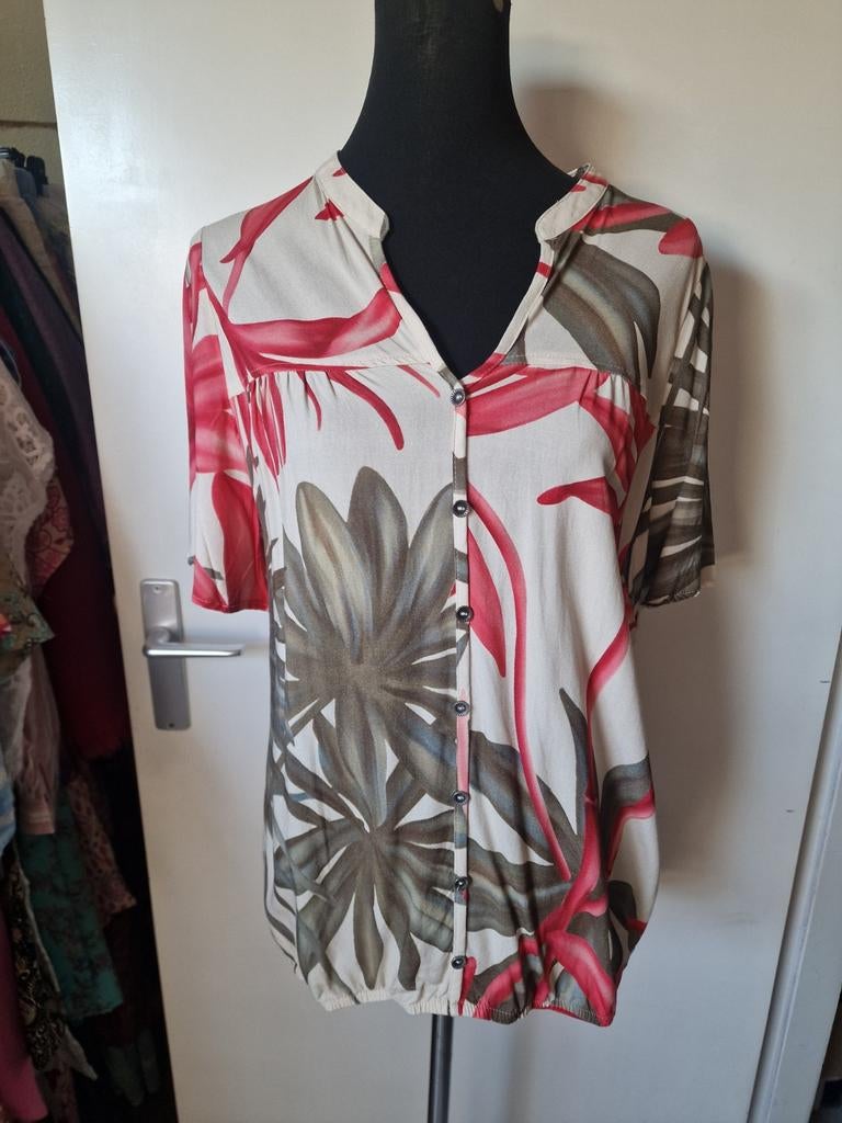 Dames top maat m, Kleding | Dames, Tops, Ophalen of Verzenden, Zo goed als nieuw, Maat 38/40 (M), Zonder mouw