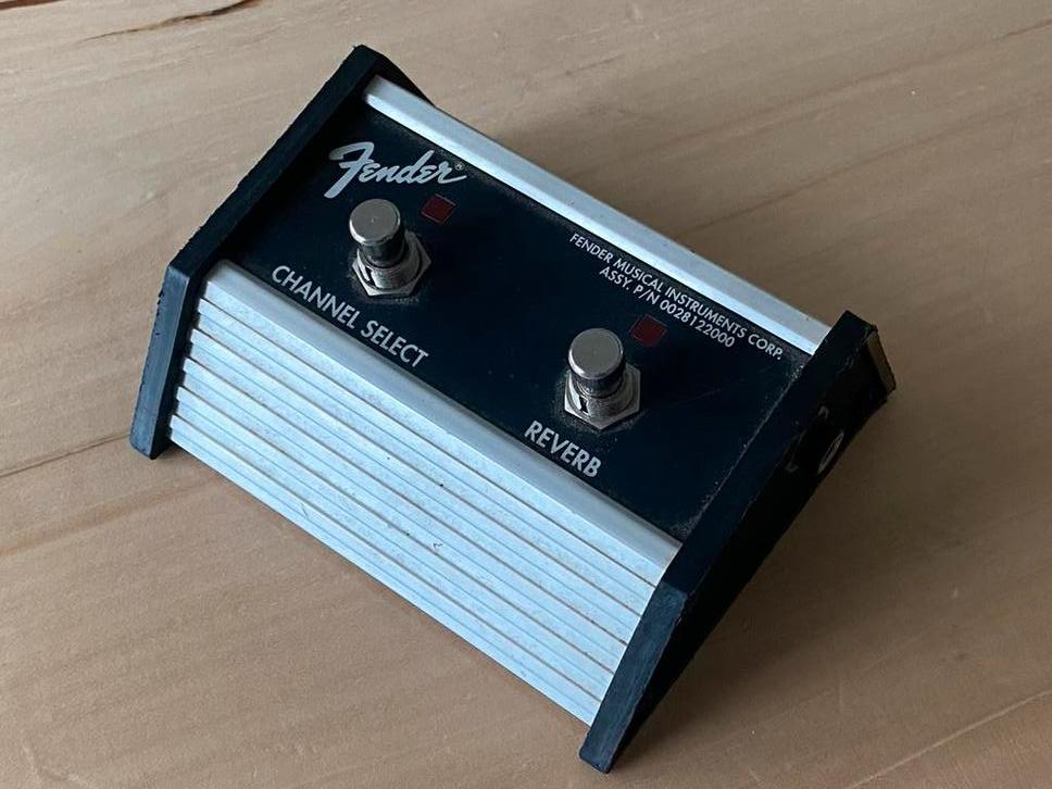 Fender 2-knops voetschakelaar footswitch gitaar versterker, Ophalen of Verzenden, Gebruikt, Overige typen
