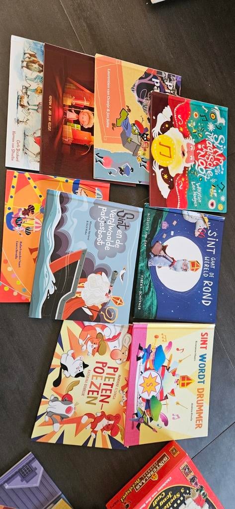 16 Sinterklaas boeken + Sinterklaasjournaal bordspel, Cd's en Dvd's, Ophalen of Verzenden