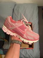Nike Zoom Vomero 5 Roze - Maat 39, Nieuw, Ophalen of Verzenden, Sneakers of Gympen, Roze