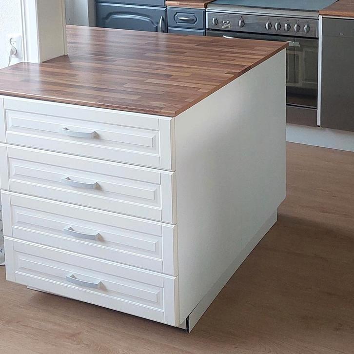 Ikea keukeneiland, mogelijk gemonteerd thuis geleverd, Huis en Inrichting, Keuken | Complete keukens, Zo goed als nieuw, Enkelwandige keuken
