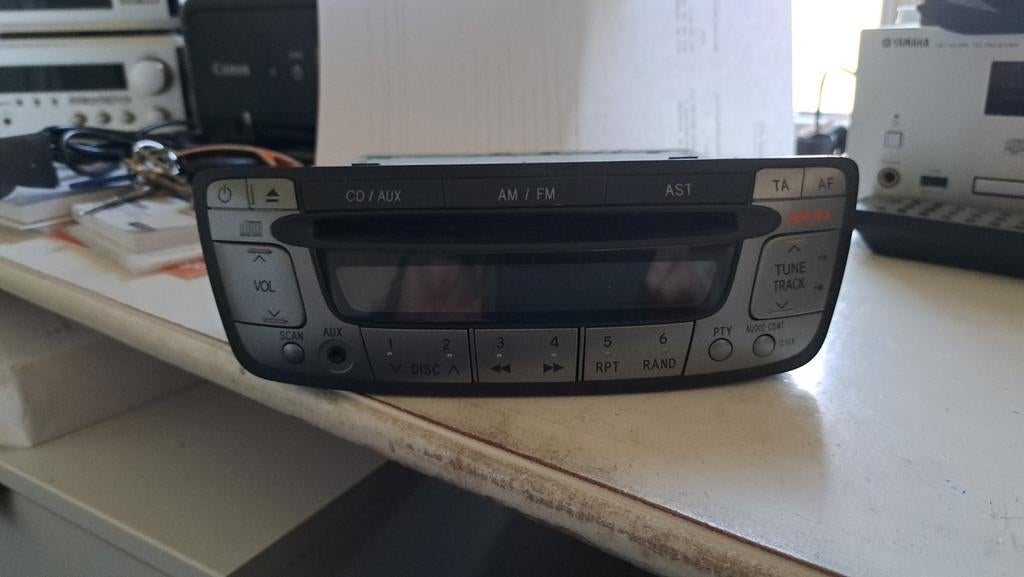 Autoradio voor Peugeot 205 - CD/AUX/AM/FM, Ophalen of Verzenden, Gebruikt