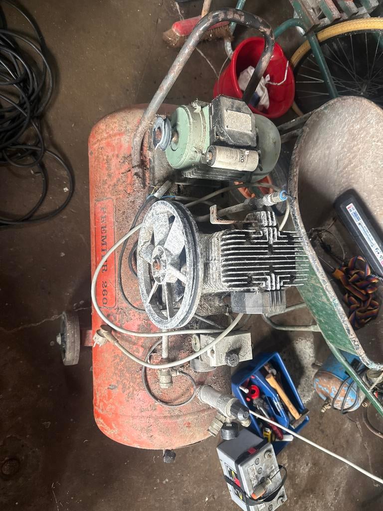 Premier 260 Compressor - Opknapper, Ophalen, Gebruikt, 6 tot 10 bar, Minder dan 200 liter/min