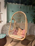 HK living rotan hangstoel met kussens, Huis en Inrichting, Ophalen, Overige kleuren, Riet of Rotan, Zo goed als nieuw