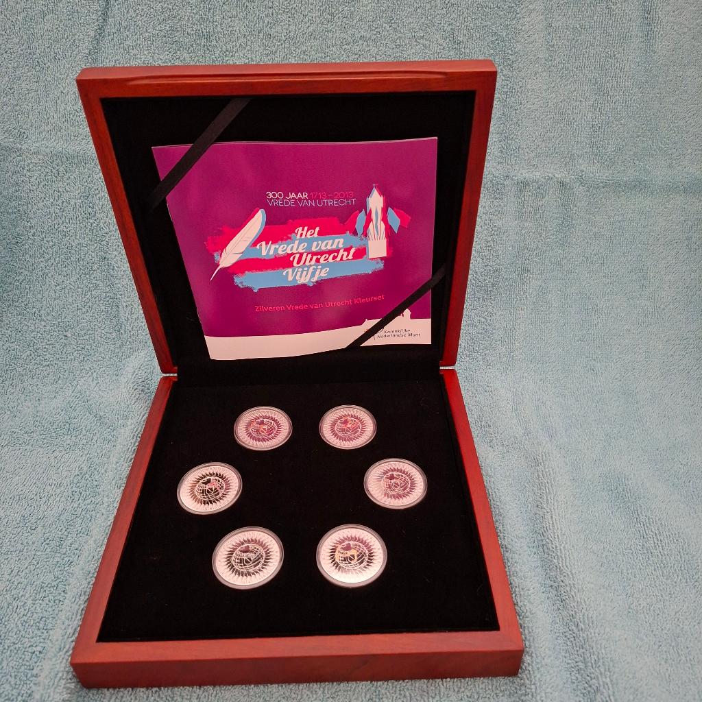 Zilveren kleurset Vrede van Utrecht Vijfje, Postzegels en Munten, Munten | Nederland, Ophalen of Verzenden, Koningin Beatrix, Euro's
