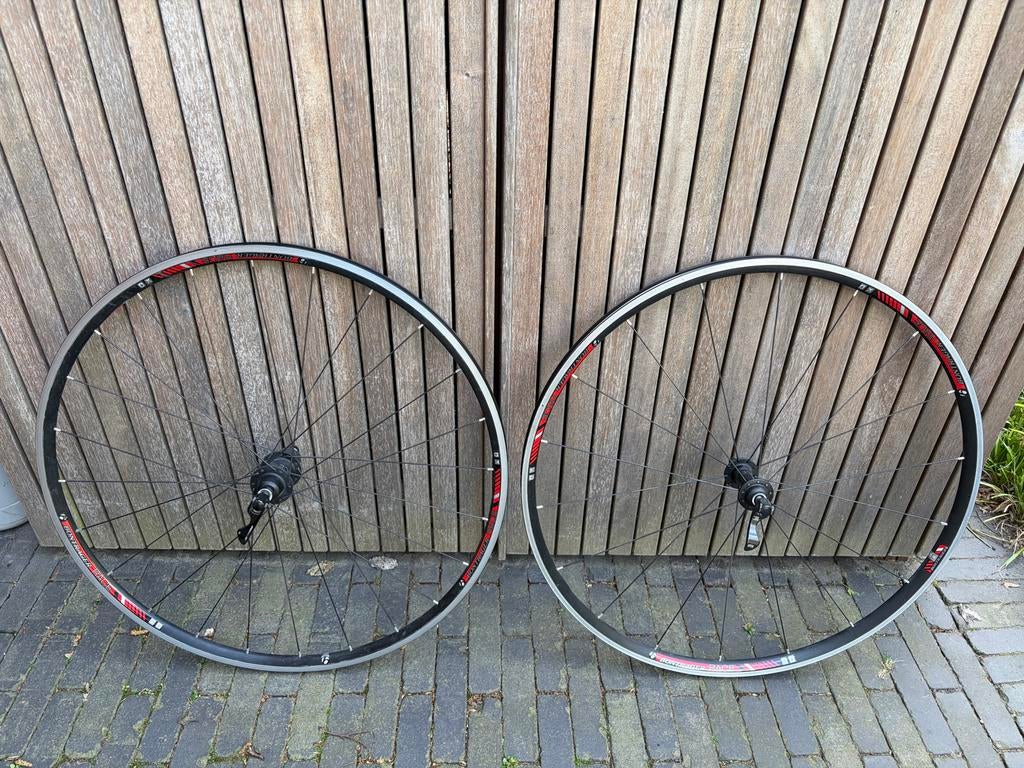 Bontrager Race R2 aluminium wielset met GP5000 banden, Fietsen en Brommers, Fietsonderdelen, Gebruikt, Wiel, Aluminium, Racefiets