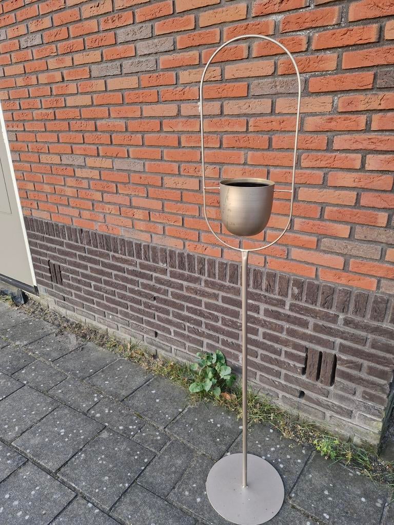 Hoge bloempot, standaard, Ophalen, Rond, 40 cm of meer, 40 tot 70 cm