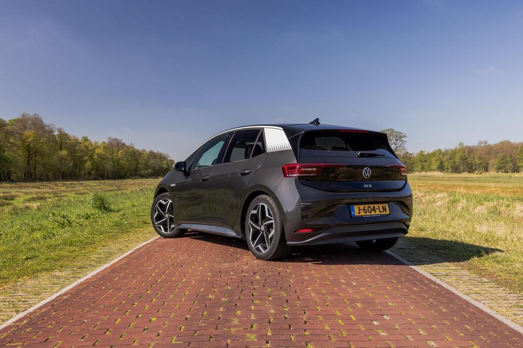 Volkswagen ID.3 First Plus 58 kWh 204pk 1st edition trekhaak, Automaat, Gebruikt, 375 min, ID.3