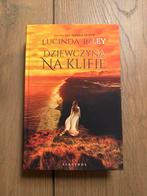 Dziewczyna na klifie - Lucinda Riley (Pools/po polsku), Ophalen of Verzenden, Gelezen, Europa overig