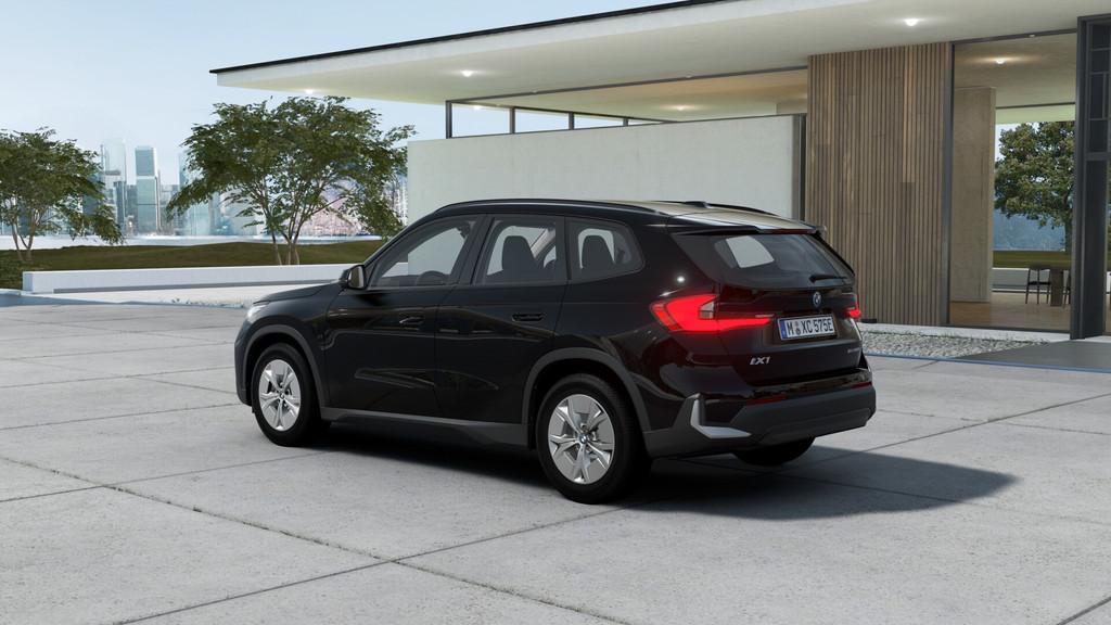 BMW iX1 eDrive20 / Sportstoelen / Adaptieve LED / Head-Up /, Auto's, BMW, Zwart, Zwart, Leder, Nieuw