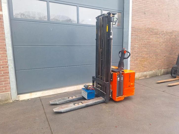 Rocla Stapelaar triplo met accu 2023 en slechts 1127 uur! (0, Zakelijke goederen, Machines en Bouw | Heftrucks en Intern transport