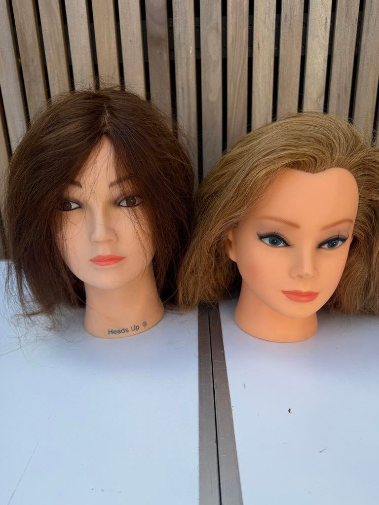 2 oefenhoofden en de handige standaard, Ophalen of Verzenden, Gebruikt, Pruik of Haarverlenging