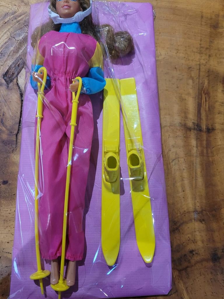 Vintage Barbie Ski Doll met Accessoires, Ophalen of Verzenden, Nieuw, Barbie