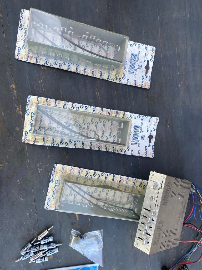 Klassieke auto’s radio inbouwmateriaal en versterker, Ophalen of Verzenden, Gebruikt