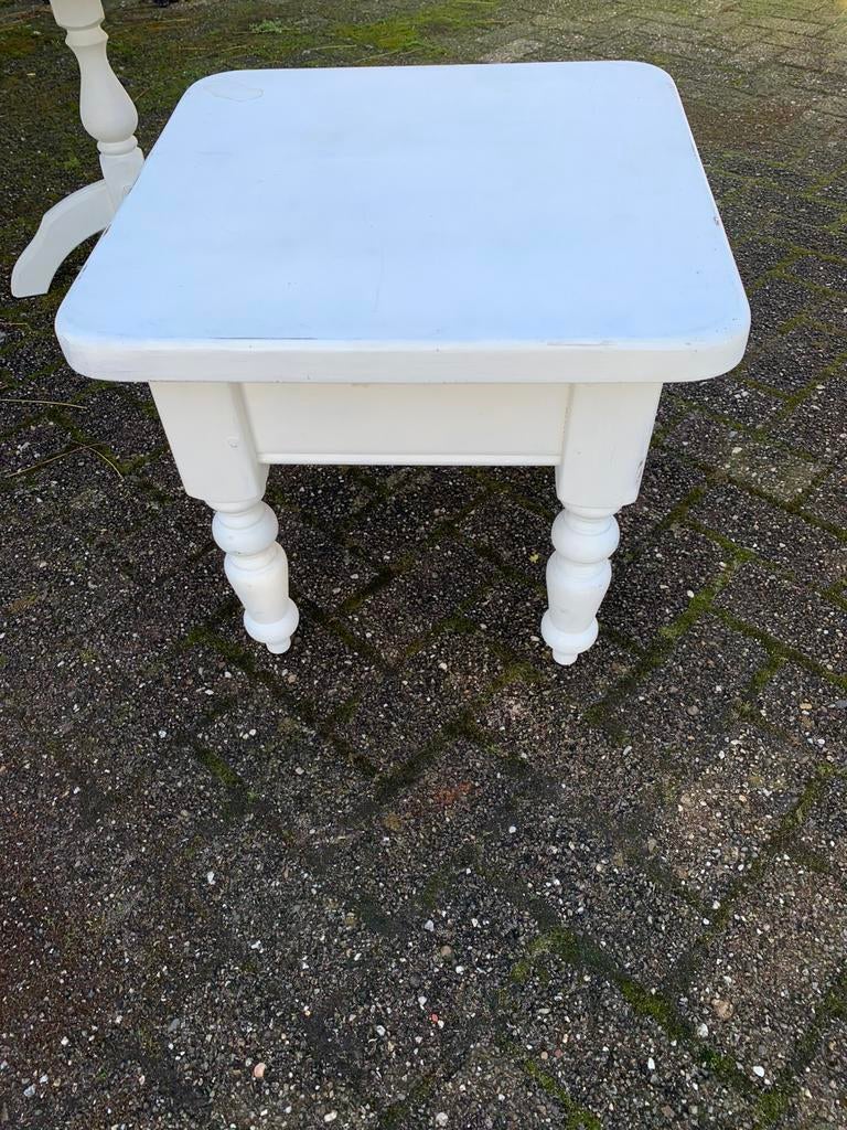 Leuk brocante bijzettafeltje, Huis en Inrichting, Tafels | Bijzettafels, Ophalen, Zo goed als nieuw, Rond, Minder dan 55 cm