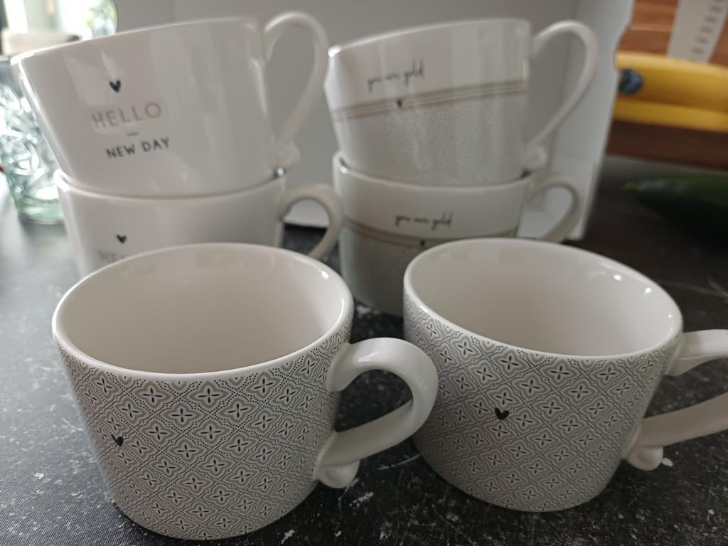 Bastion Collection kopjes - 4 grote en 2 kleine, Overige typen, Ophalen of Verzenden, Zo goed als nieuw, Steen/keramiek