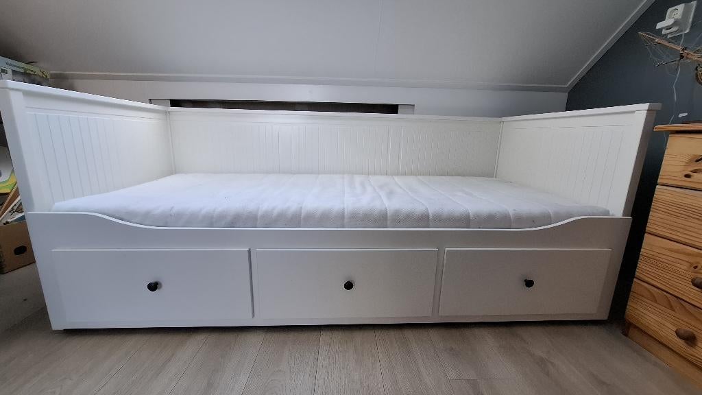 Ikea hemnes bed, Huis en Inrichting, Slaapkamer | Bedden, Ophalen, Eenpersoons, Wit, Zo goed als nieuw