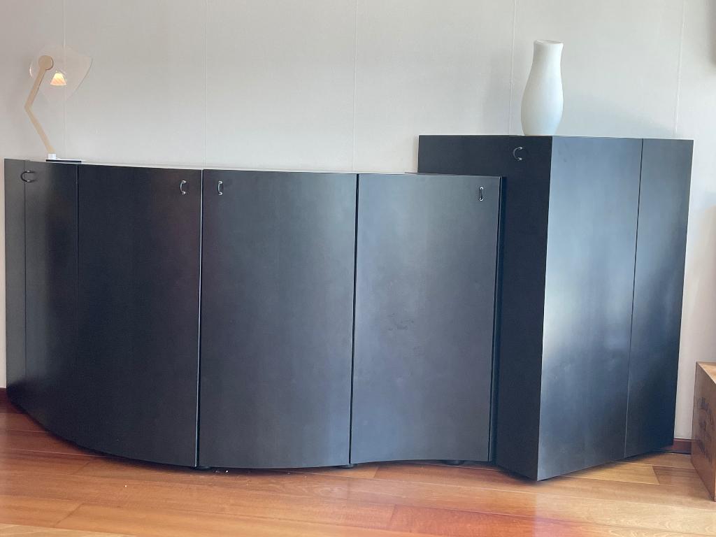 Design dressoir - zwart met kleine gebruikssporen, Huis en Inrichting, Kasten | Dressoirs, Ophalen, Gebruikt, Design, 200 cm of meer