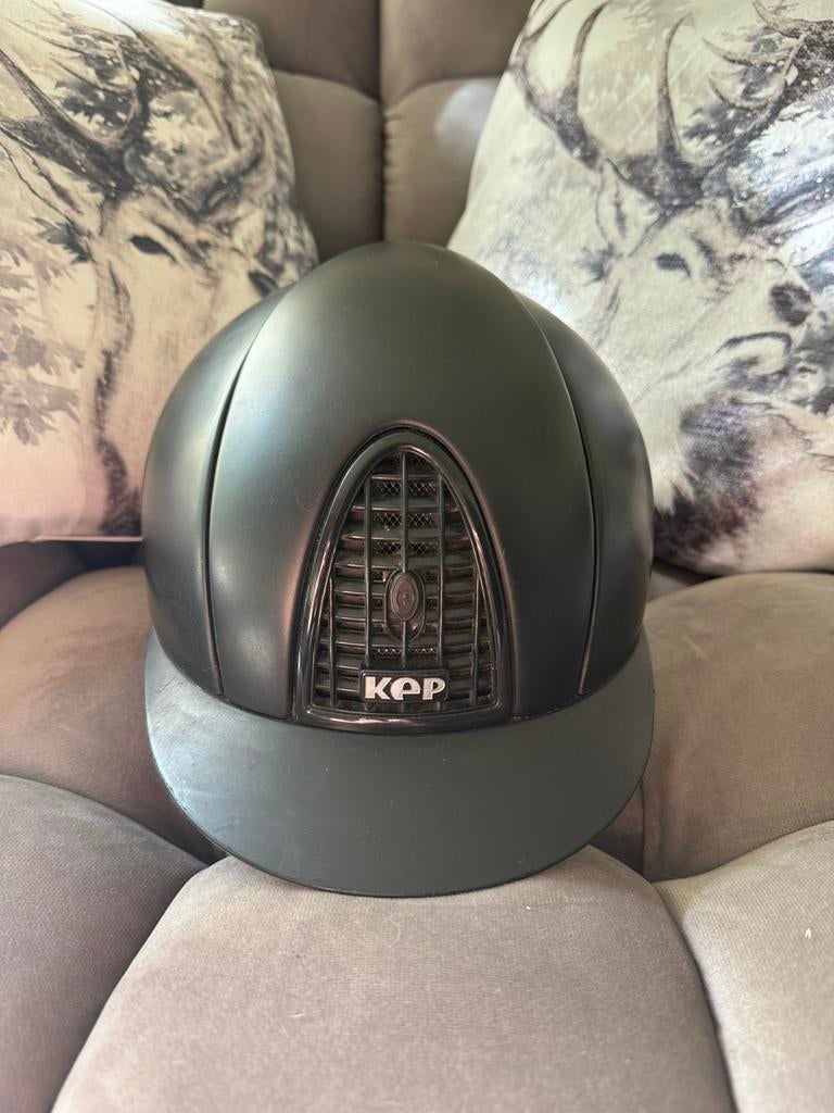 Zwarte Kep Italia maat M, Dieren en Toebehoren, Paardrijkleding, Ophalen of Verzenden, Zo goed als nieuw, Dressuur, Cap