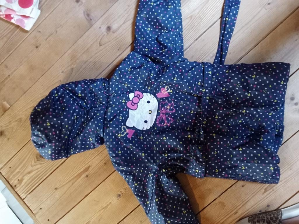 Hello Kitty jasje maat 110, Ophalen