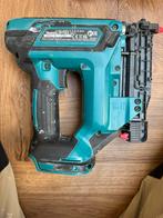 Makita DPT353 afwerktacker tackmachine zeer weinig gebruikt, Ophalen of Verzenden, Zo goed als nieuw