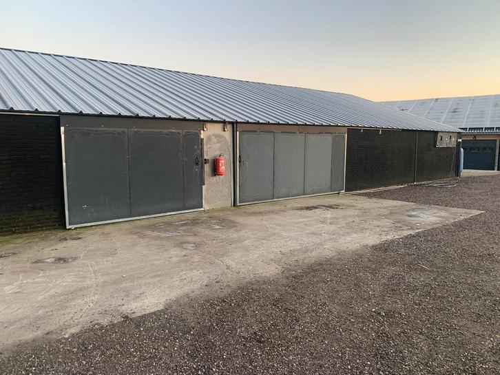 RUIMTE TE HUUR voor autoklusser 400 euro per maand, Zakelijke goederen, Bedrijfs Onroerend goed, Bedrijfsruimte