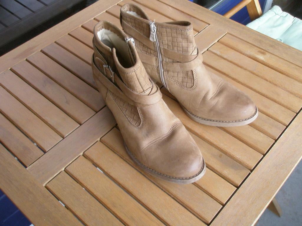 Leuke Enkellaarsjes, met hak , kleur bruin, maat 39, Bruin, Lage of Enkellaarzen, Ophalen of Verzenden, Zo goed als nieuw