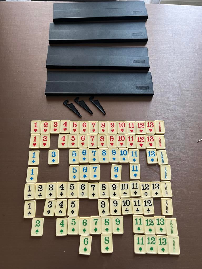 Rummikub onderdelen: 4 bordjes, 3 steuntjes, stenen, Hobby en Vrije tijd, Drie of vier spelers, Ophalen of Verzenden, Gebruikt