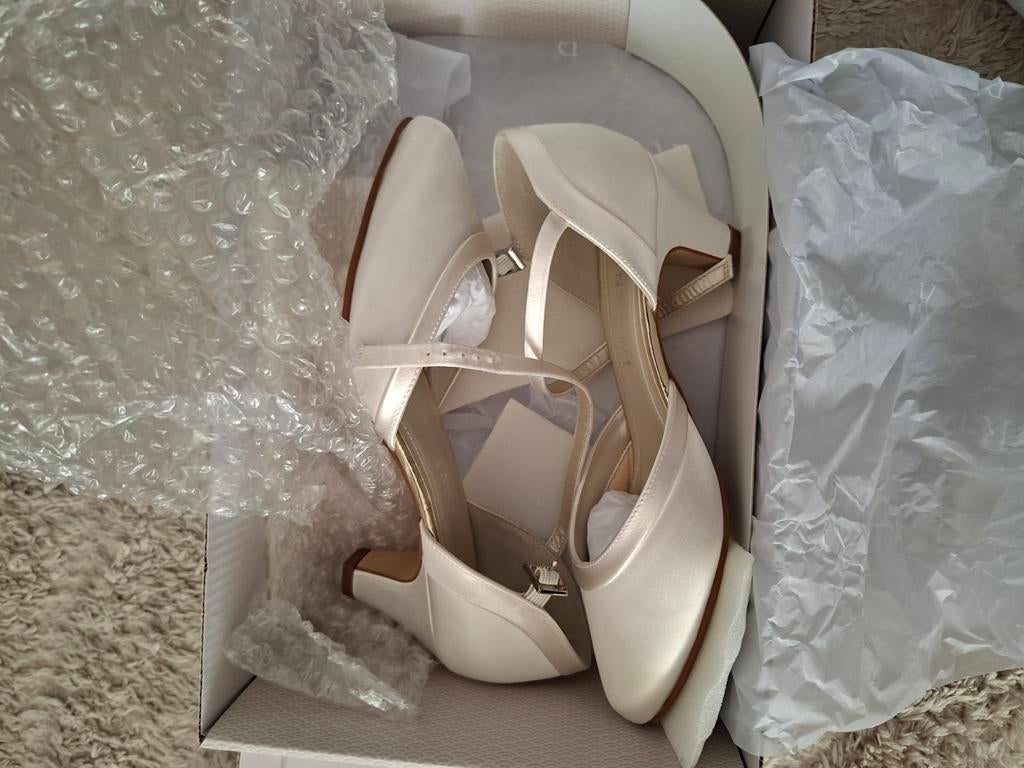 Rainbow Club Letty Ivoren Satijnen Trouwschoenen Maat 36, Kleding | Dames, Ophalen, Schoenen met lage hakken, Overige kleuren