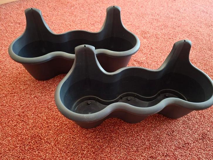 2 antracietkleurige plantenbakken, Tuin en Terras, Bloembakken en Plantenbakken, Gebruikt, Kunststof, Balkon, Minder dan 30 cm