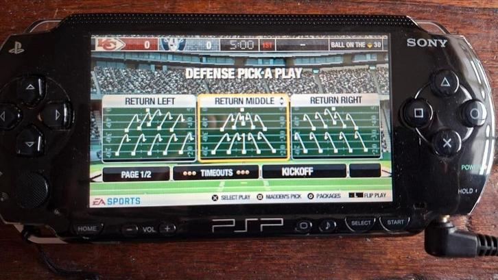 PSP 3000 met 8GB Memory Stick, Case, Extra Batterij & Manual, Spelcomputers en Games, Spelcomputers | Sony PSP, Gebruikt, PSP 3000