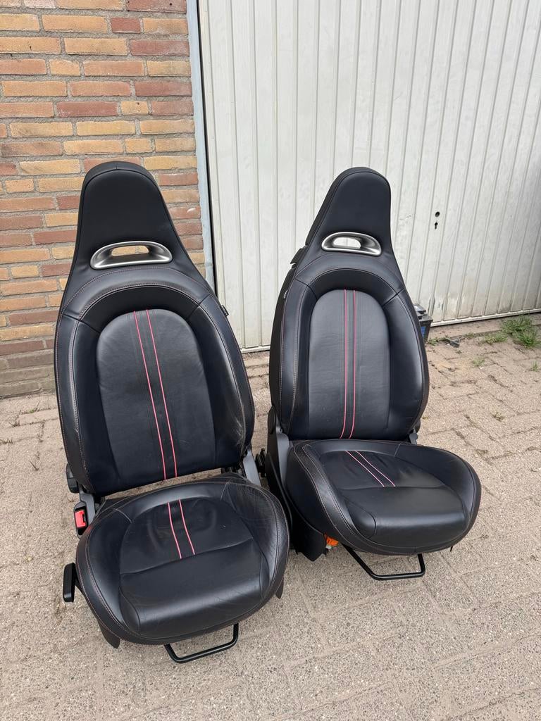 Abarth 500 Volledig Leren Interieur - Zwart met Rode Stiksel, Ophalen, Gebruikt, Fiat