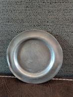 Tinnen bordje met keurmerk Karel Roelen, Antiek en Kunst, Antiek | Tin, Ophalen of Verzenden