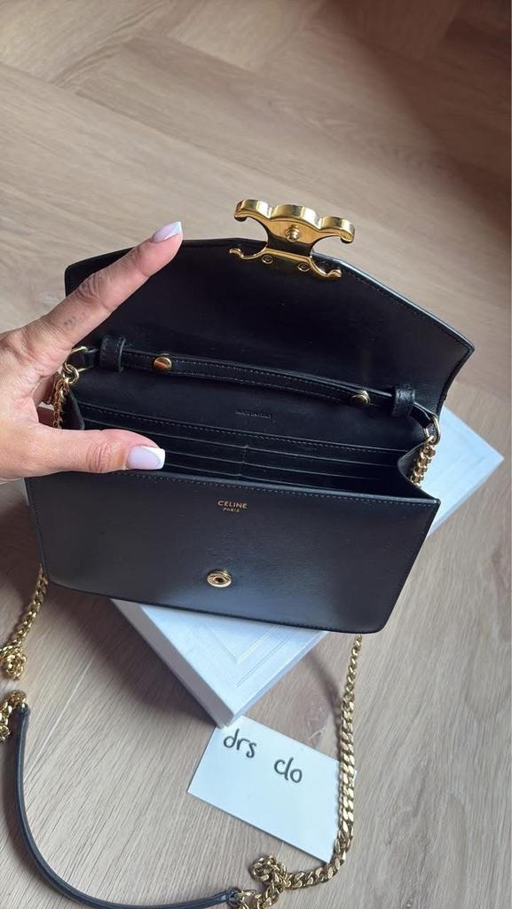 Celine Triomphe Chain Wallet Zwart Leer Goudkleurige Hardwar, Ophalen, Zo goed als nieuw, Zwart, Schoudertasje