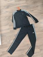 Adidas tracksuit kids mt 152 zgan, Ophalen of Verzenden, Zo goed als nieuw, Jongen of Meisje