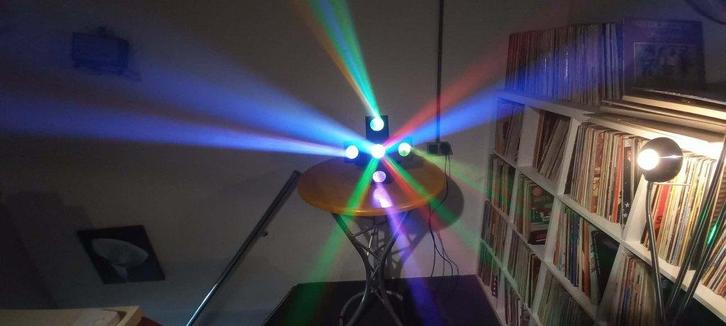 AYRA TDC Cross LED lichteffect met mooie gekleurde stralen, Muziek en Instrumenten, Licht en Laser, Zo goed als nieuw, Licht, Geluidgestuurd