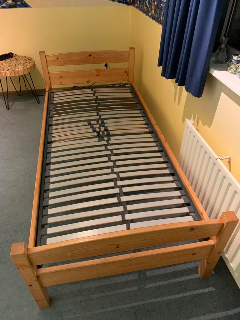 Eenpersoons houten bed 90x200 meter, Ophalen, Gebruikt, 90 cm, Eenpersoons