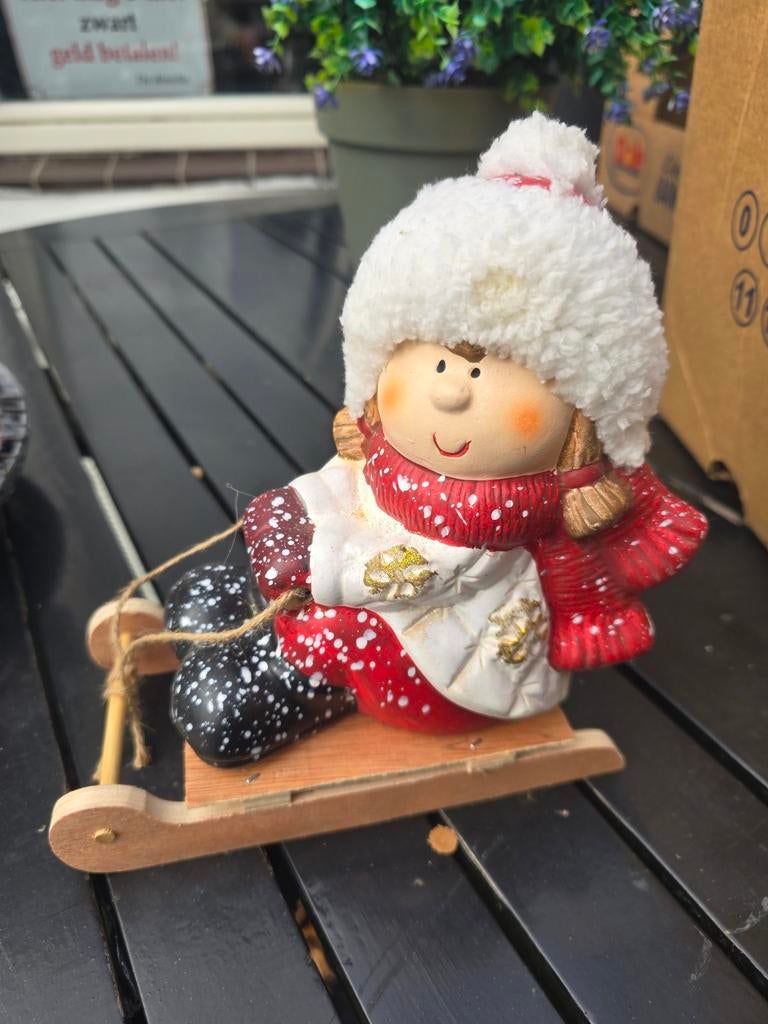 Kerstvrouw op slee d 16, Diversen, Kerst, Ophalen