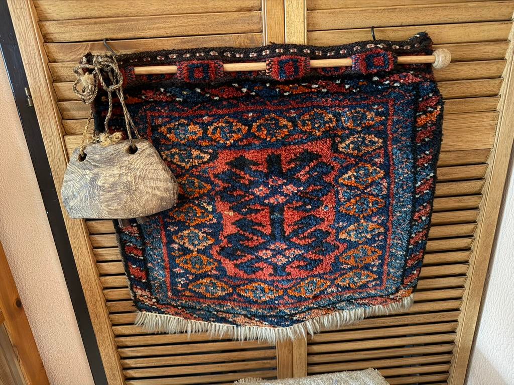 Sober/Landelijk Perzisch Wandkleed /Houten Bel, Huis en Inrichting, Ophalen of Verzenden, Zo goed als nieuw