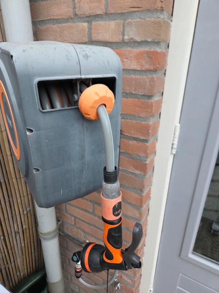 Ferm wandslangenbox met 15 meter slang, Tuin en Terras, Tuinslangen, Gebruikt, Tuinslanghaspel, Ophalen