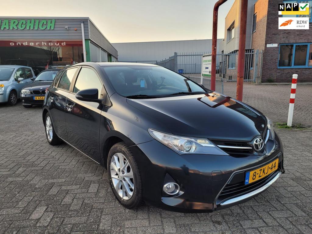 Toyota Auris 1.6 Now Top 5 editie|CRUISE|CARPLAY|, Voorwielaandrijving, Euro 5, 450 kg, Gebruikt