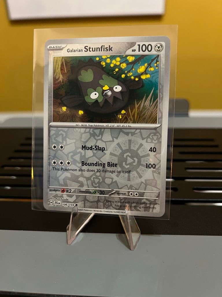 Pokémon Kaart: Galarian Stunfisk (106/159) - Reverse Holo, Ophalen of Verzenden, Zo goed als nieuw, Losse kaart