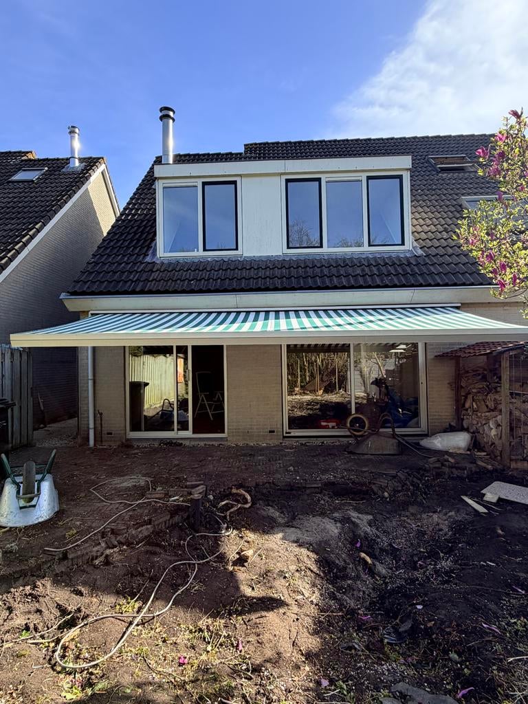 Zonnescherm voor in de tuin 665x235, Tuin en Terras, Zonneschermen, Ophalen, Gebruikt, 450 cm of meer, 150 tot 300 cm