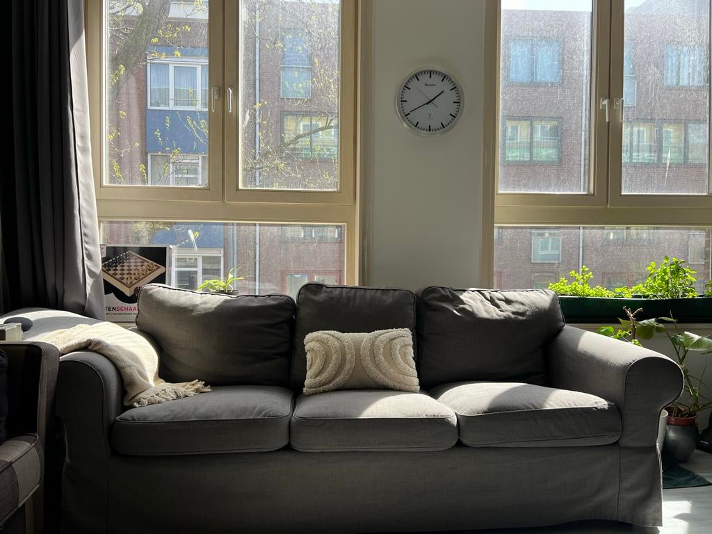 Grijze bank, 219 cm breed, Ophalen, Driepersoons, 75 tot 100 cm, Zo goed als nieuw